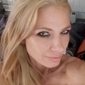 Meet your Posher, Laurie